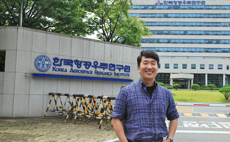 A Boy who Loved Games, Now a Scientist who Unveils the Secrets of Deep Space Telecommunications 이미지