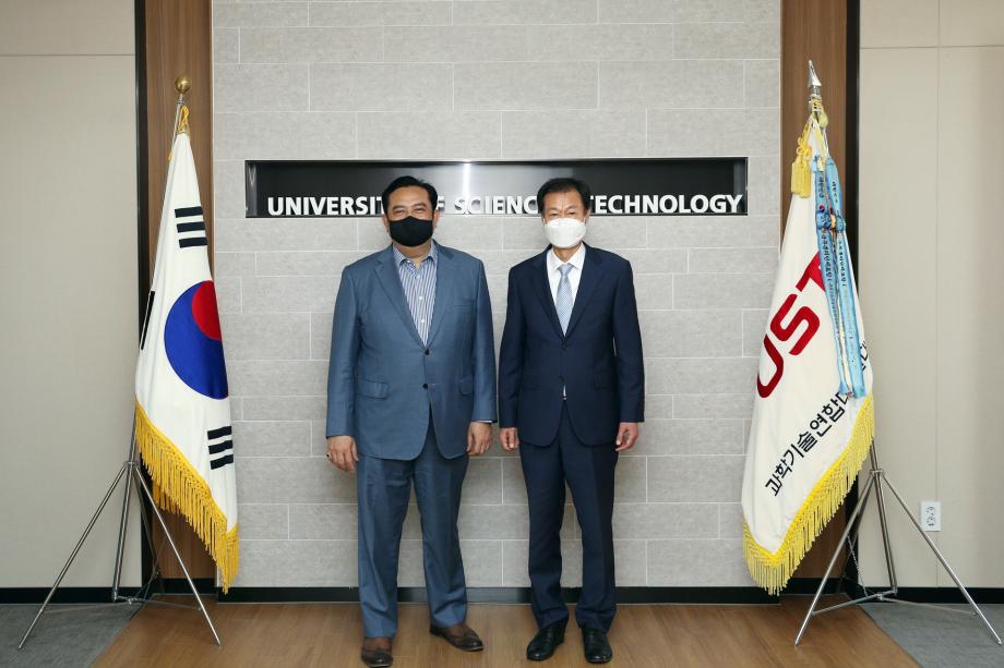 UST President Ieehwan Kim Meets with the Indonesian Ambassador to ROK 이미지
