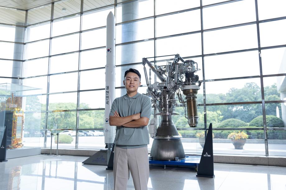 An F-15K pilot starts a Doctoral program for future space defense 이미지