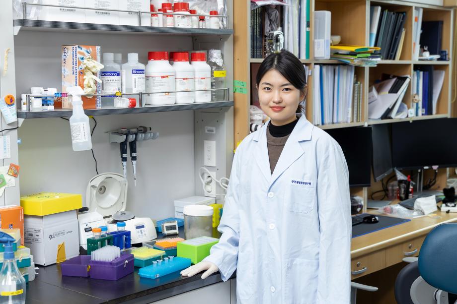 A Next-Generation Researcher Protecting People from Fine Particulate Matter 이미지