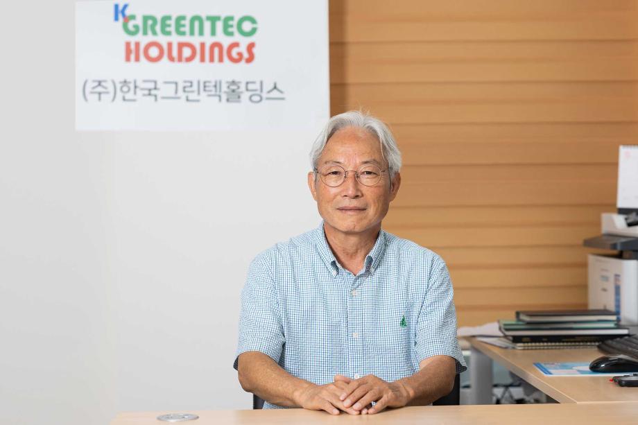 A Senior Researcher’s Truth: “Research Should Be a Sense of Duty, Not Just a Job” 이미지